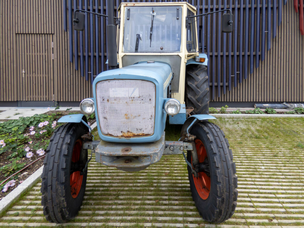 Slow Mobil am Haus für Kinder an der Quiddestraße 1