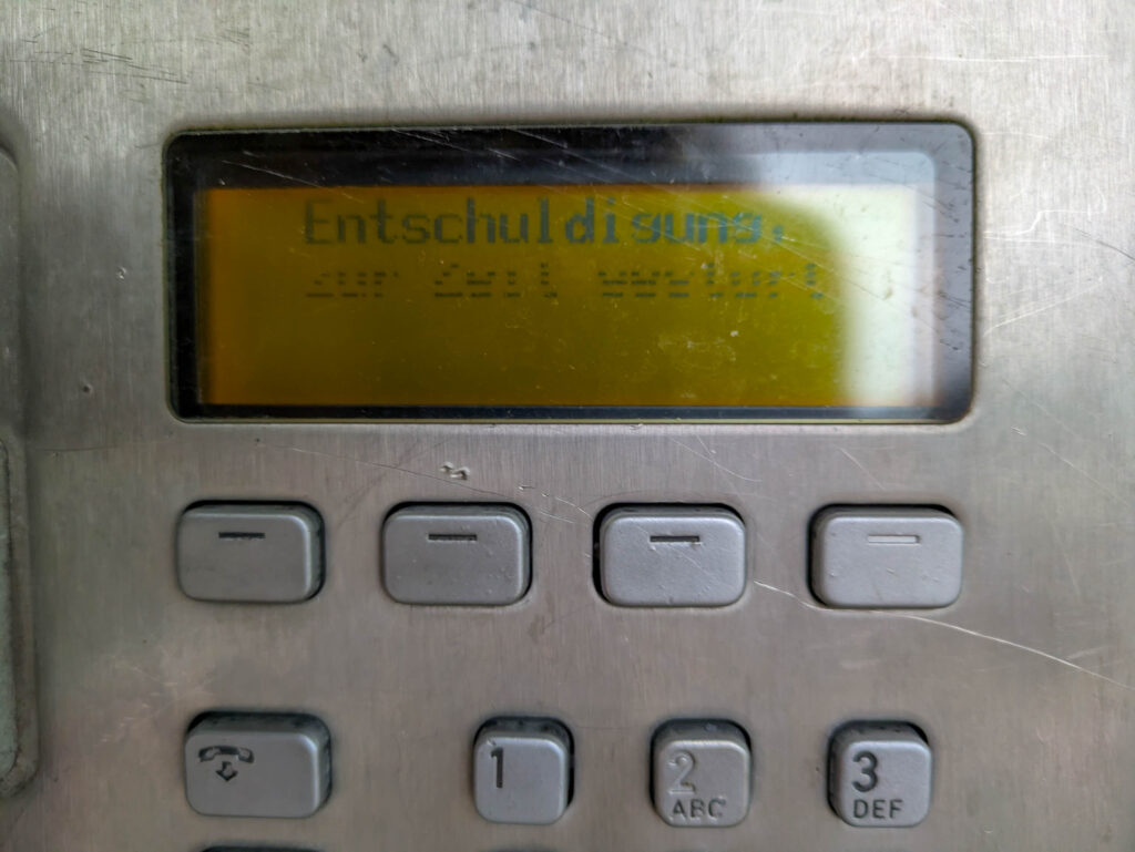Telefonsäule im Marx-Zentrum außer Betrieb