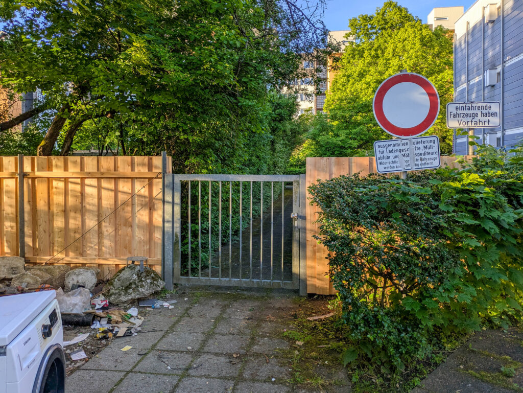 Wohnanlage Karl-Marx-Ring 52–62 – Ersatz des Zauns