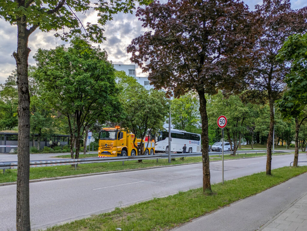 Abschleppung Reisebus