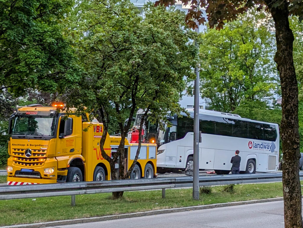 Abschleppung Reisebus